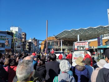 衆議院選挙演説の様子。朝霞駅にあの方が来られました。