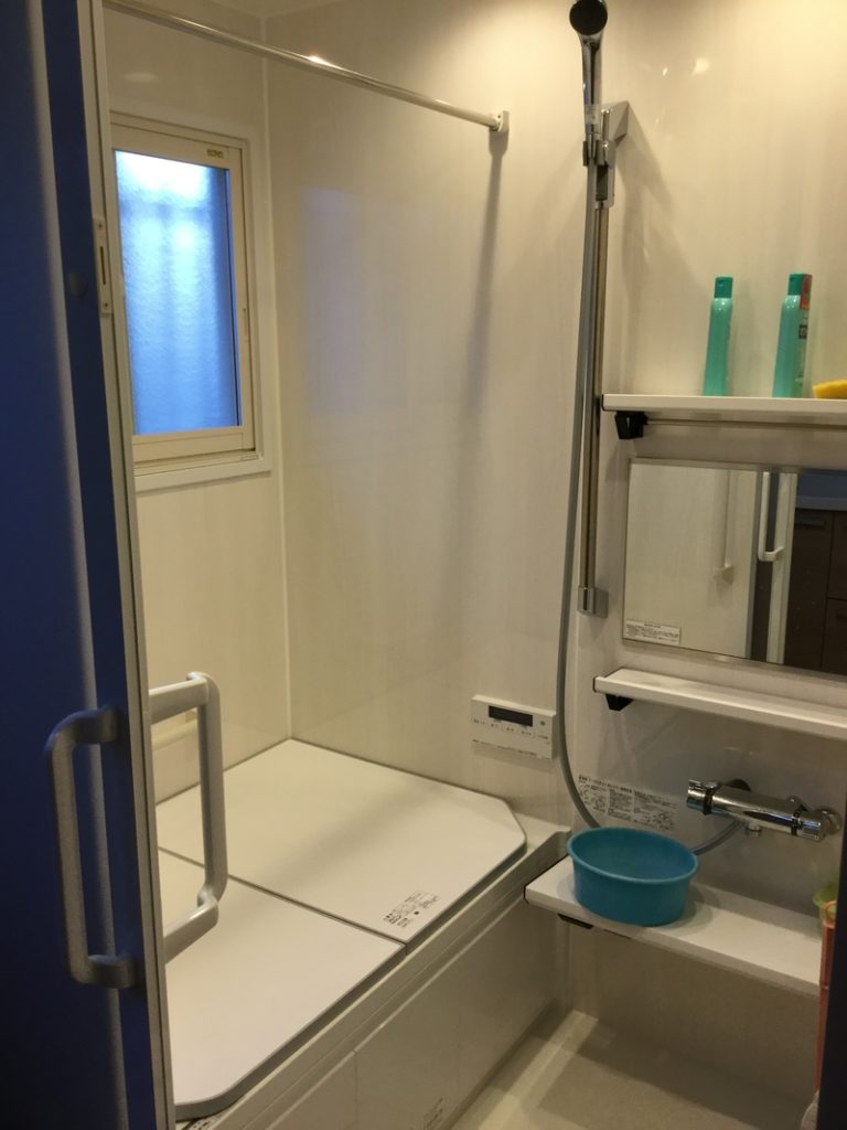朝霞市　ユニットバスへのリフォーム！浴室用と洗面所に内窓を設置