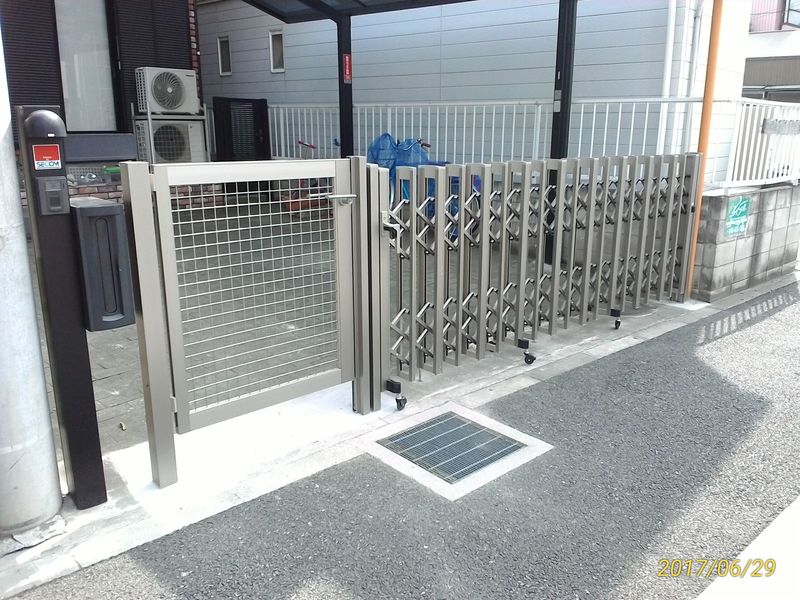 和光市　 駐車場ガレージと門扉リフォーム、アルミ門扉を設置